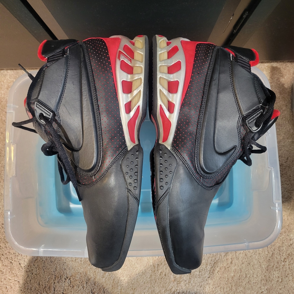 Nike Zoom Michael Vick 2 Black and Red Athletic Sneakers - Picture 2 of 8